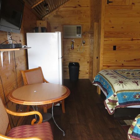 All Tucked Inn Cabins Stockdale Extérieur photo
