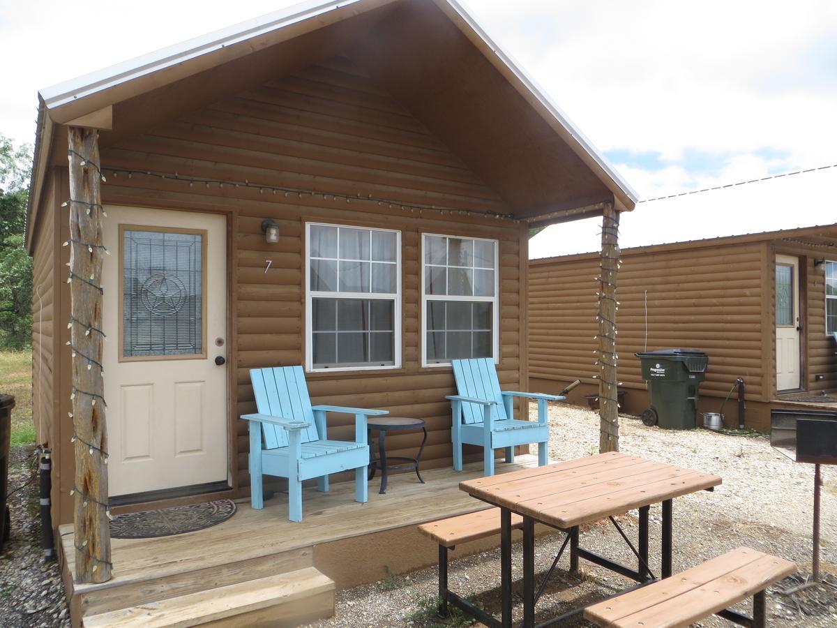 All Tucked Inn Cabins Stockdale Extérieur photo
